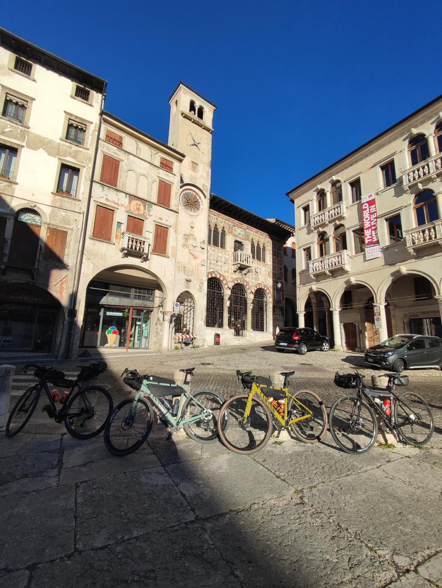 Torre Ca Emo, La Mansarda Di Serravalle Витторио-Венето Экстерьер фото